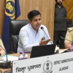 युद्ध नशे के विरुद्ध : डिप्टी कमिश्नर ने शिक्षा विभाग को स्कूल/कॉलेजों के नजदीक नशे की बिक्री पर 15 जुलाई तक रिपोर्ट पेश करने का निर्देश दिया