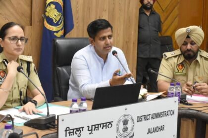 युद्ध नशे के विरुद्ध : डिप्टी कमिश्नर ने शिक्षा विभाग को स्कूल/कॉलेजों के नजदीक नशे की बिक्री पर 15 जुलाई तक रिपोर्ट पेश करने का निर्देश दिया