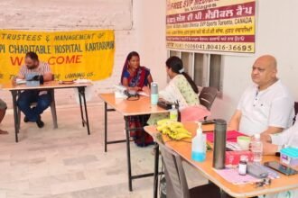 गांव फरीदपुर में में लगाया गया मुफ्त मेडिकल चेकअप कैंप