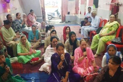 प्राचीन शिव मंदिर मोहल्ला सेखड़िया करतारपुर में 40 वां मासिक संकीर्तन का आयोजन