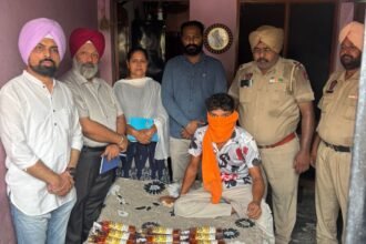 ਆਬਕਾਰੀ ਵਿਭਾਗ ਨੇ 2 ਸ਼ਰਾਬ ਤਸਕਰਾਂ ਨੂੰ ਦਬੋਚਿਆ ਇੱਕ ਕੋਲੋਂ 24 ਬੋਤਲਾਂ ਤੇ ਦੂਜੇ ਕੋਲੋਂ 12 ਪੇਟੀਆਂ ਸ਼ਰਾਬ ਕੀਤੀ ਬਰਾਮਦ, ਮਾਮਲਾ ਦਰਜ਼