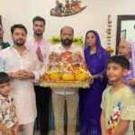 इस्कओन द्वारा निकाली गई. 27वी संध्या फेरी में भक्तों ने किया भगवान् का भव्य अभिषेक