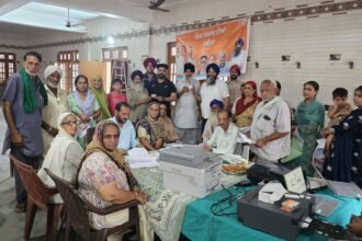 ਮੋਦੀ ਸਰਕਾਰ ਦੀਆਂ ਯੋਜਨਾਵਾਂ ਦਾ ਲਾਭ ਲੋਕਾਂ ਨੂੰ ਮੌਕੇ ਤੇ ਹੀ ਪਹੁੰਚਾਉਣ ਲਈ ਭਾਜਪਾ ਨੇ ਪਿੰਡ ਨੱਥੂਚਲ ਦੇ ਬੂਥ ਨੰਬਰ 56,57 ਵਿੱਚ ਲਗਾਇਆ ਕੈਂਪ