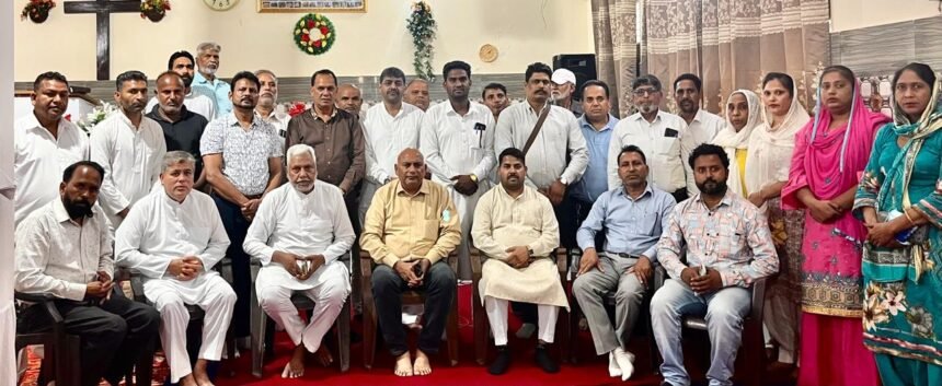 ਇਸਾਈ ਮਸਲਿਆਂ ਦੇ ਹੱਲ ਲਈ ਪਾਸਟਰ ਅਤੇ ਇਸਾਈ ਲੀਡਰ ਸਾਹਿਬਾਨਾਂ ਦੀ ਹੋਈ ਇਕੱਤਰਤਾ