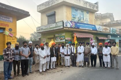 ਸ੍ਰੀ ਗੁਰੂ ਨਾਨਕ ਦੇਵ ਜੀ ਕੇ ਪ੍ਰਕਾਸ਼ ਪੁਰਬ ਦੇ ਸਬੰਧ ਵਿੱਚ ਕੱਢੀ ਗਈ ਪਹਿਲੀ ਪ੍ਰਭਾਤ ਫੇਰੀ