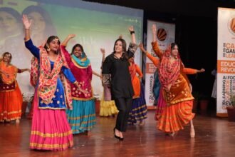 बॉलीवुड सेंसेशन शहनाज़ गिल एलपीयू में पुरानी यादों के साथ लौटीं, सालाना फेस्ट ‘मैग्नीट्यूड 2025’ का किया उद्घाटन