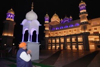 पंजाब के राज्यपाल गुरुद्वारा दरबार श्री गुरु ग्रंथ साहिब जी बुलंदपुरी साहिब में हुए नतमस्तक