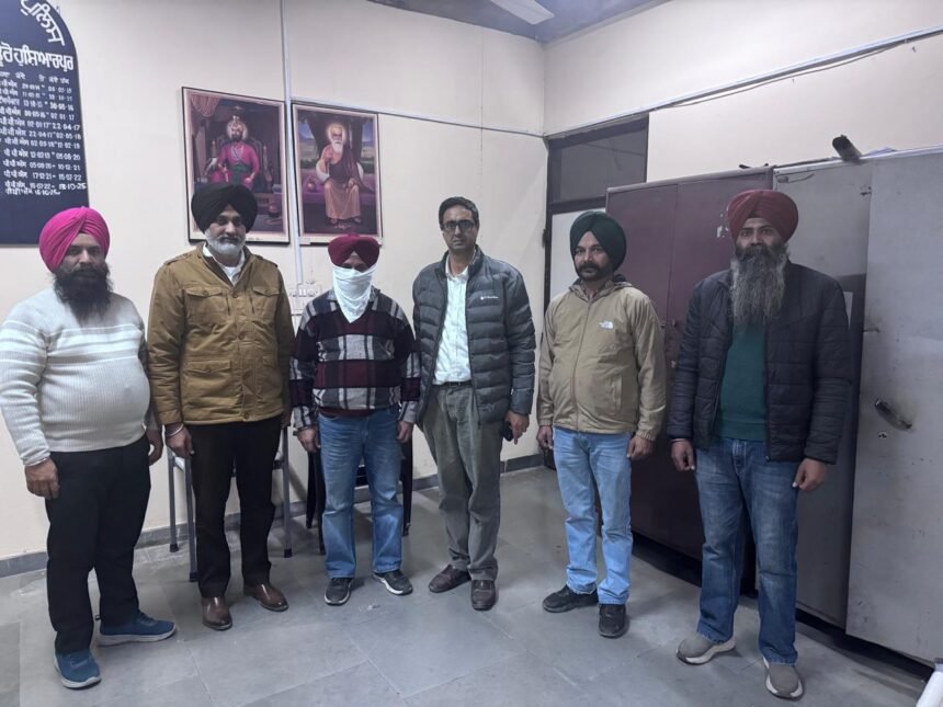 8000 रुपये रिश्वत लेता पटवारी विजीलैंस ब्यूरो द्वारा रंगे हाथों काबू