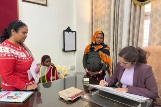 एस.एम.ओ. (गाइनी) डॉ. किरण कौशल द्वारा गर्भवती महिलाओं का विशेष स्वास्थ्य परीक्षण