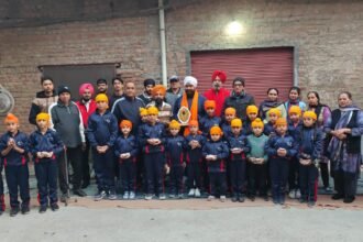 चड़दा पंजाब फिटनेस क्लब करतारपुर के बच्चों को बांटे बादाम और खजूर