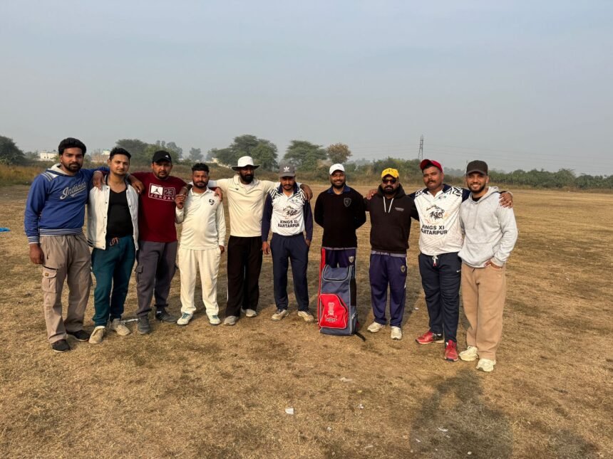 फ्रेंडली क्रिकेट मैच में आर सी सी क्लब ने पैराडाइज क्लब को तीन विकेट से हराया