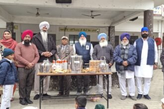 धन धन माता गुजर कौर जी और चार साहिबजादों व बाबा मोती राम मेहरा जी की याद में लगाया दूध का लंगर