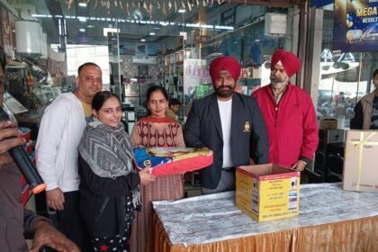 भल्ला इलेक्ट्रॉनिक्स एसी हब करतारपुर ने निकाले उपभोक्ता के लिए लक्की ड्रा