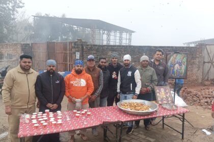 करतारपुर में साहिबजादों की शहीदी को समर्पित लगाया गर्म दूध का लंगर