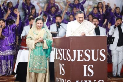 ਦ ਓਪਨ ਡੋਰ ਚਰਚ ਵਿਖੇ ਮਨਾਇਆ ਗਿਆ ਕ੍ਰਿਸਮਿਸ ਦਾ ਸ਼ੁਭ ਦਿਹਾੜਾ, ਪਾਸਟਰ ਦਿਓਲ ਨੇ ਦੁਨੀਆਂ ਦੇ ਲੋਕਾਂ ਨੂੰ ਪ੍ਰਭੂ ਯਿਸ਼ੂ ਮਸੀਹ ਜੀ ਦੇ ਜਨਮ ਦਿਨ ਦੀ ਦਿੱਤੀ ਵਧਾਈ