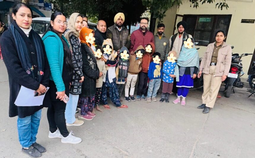 बाल भिक्षा रोकू टास्क फोर्स द्वारा जिले में विभिन्न स्थानों पर छापेमारी, भीख मांगते 10 बच्चे छुड़ाए