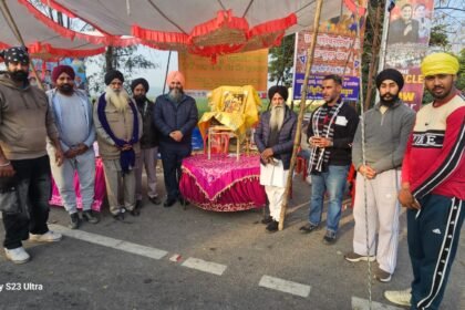 ਸ਼ਹੀਦਾਂ ਦੀ ਸ਼ਹਾਦਤ ਨੂੰ ਸਮਰਪਿਤ ਪਿੰਡ ਖੋਜੇਵਾਲ ਵਿਖੇ ਲਗਾਇਆ ਗਿਆ ਦੁੱਧ ਦਾ ਲੰਗਰ