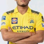 एलपीयू के छात्र प्रशांत वीर ने सबसे महंगे अनकैप्ड खिलाड़ी के तौर पर आईपीएल में इतिहास रचा, चेन्नई सुपर किंग्स ने उन्हें ₹14.20 करोड़ में किया साइन