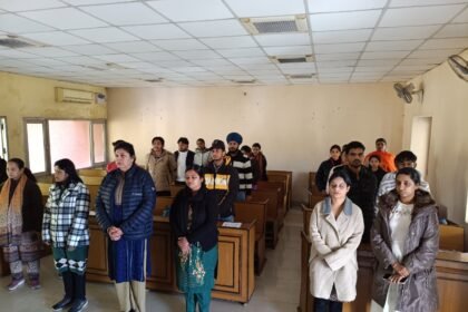 ਐਮ.ਜੀ.ਐਸ.ਐਮ. ਜਨਤਾ ਕਾਲਜ ਕਰਤਾਰਪੁਰ ਵਿਖੇ ਮੌਨ ਧਾਰਨ ਕਰਕੇ ਸ਼ਹੀਦਾਂ ਨੂੰ ਕੀਤਾ ਗਿਆ ਨਮਨ