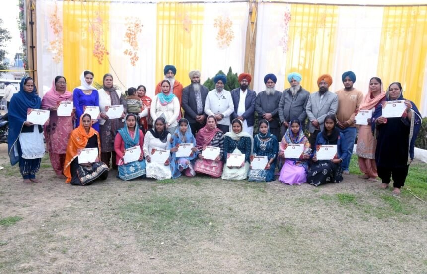 सिलाई सेंटर गांव टाहली साहिब की छात्राओं को बांटे सर्टिफिकेट