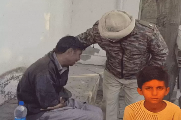 फुटबॉल खिलाड़ी की बीच मैदान हार्ट-अटैक से मौत, 14 साल का बच्चा शॉट लगाते ही गिरा, मची अफरातफरी