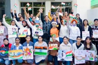 केएमवी की छात्राओं ने गणतंत्र दिवस को देशभक्ति और रचनात्मकता के साथ मनाया