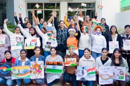 केएमवी की छात्राओं ने गणतंत्र दिवस को देशभक्ति और रचनात्मकता के साथ मनाया