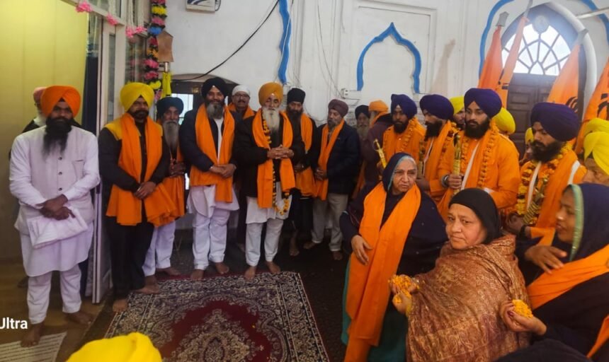 ਸ੍ਰੀ ਗੁਰੂ ਗੋਬਿੰਦ ਸਿੰਘ ਜੀ ਦੇ ਪਾਵਨ ਪ੍ਰਕਾਸ਼ ਪੁਰਬ ਨੂੰ ਸਮਰਪਿਤ ਨਿਕਲੇ ਨਗਰ ਕੀਰਤਨ ਵਿੱਚ ਭਾਜਪਾ ਜ਼ਿਲ੍ਹਾ ਪ੍ਰਧਾਨ ਖੋਜੇਵਾਲ ਹੋਏ ਨਤਮਸਤਕ