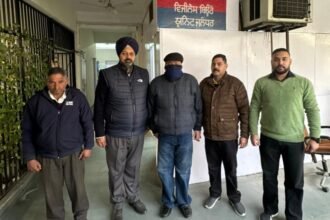 2000 रुपये रिश्वत लेते क्लर्क को विजीलैंस ब्यूरो ने किया काबू