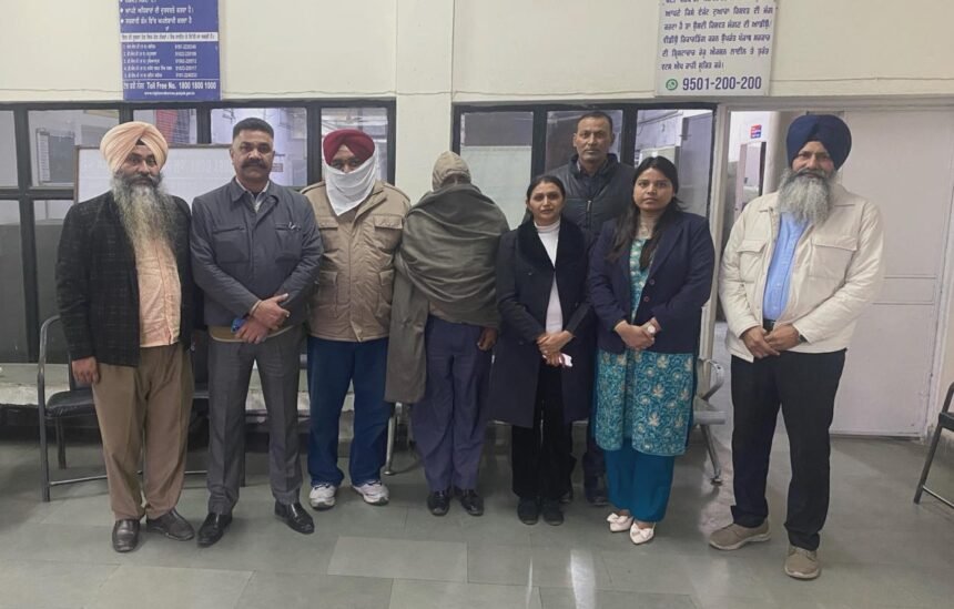 विजिलेंस ब्यूरो द्वारा वन विभाग के गार्ड और दिहाड़ीदार को 20,000 रुपये की रिश्वत लेते रंगे हाथों काबू