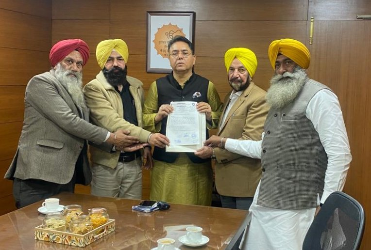 ਆਮ ਆਦਮੀ ਪਾਰਟੀ ਦੇ ਸੂਬਾ ਪ੍ਰਧਾਨ ਅਮਨ ਅਰੋੜਾ ਨਾਲ ਪੰਜਾਬ ਨੰਬਰਦਾਰ ਯੂਨੀਅਨ ਨੇ ਆਪਣੀਆਂ ਮੰਗਾਂ ਸਬੰਧੀ ਕੀਤੀ ਮੀਟਿੰਗ