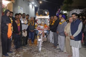 महाशिवरात्रि पर्व की दूसरी प्रभातफेरी का हुआ फूलों से भव्य स्वागत