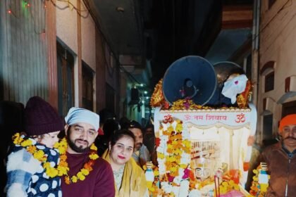 महाशिवरात्रि के उपलक्ष में निकली छठी प्रभातफेरी का हुआ फूलों की वर्षा से स्वागत