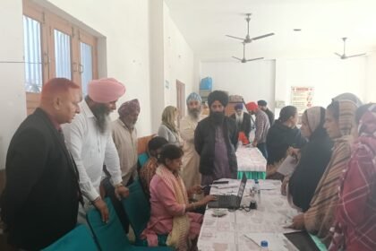 गांव चकराला में लगाए मैडीकल चैक-अप कैंप में 345 मरीज़ों की जांच