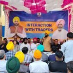 ਵੱਖ-ਵੱਖ ਵਿਭਾਗਾਂ ਦੇ ਅਧਿਕਾਰੀਆਂ ਅਤੇ ਸਤ ਨਰਾਇਣ ਬਾਜ਼ਾਰ ਦੇ ਵਪਾਰੀਆਂ ਦੀ ਹੋਈ ਮੀਟਿੰਗ