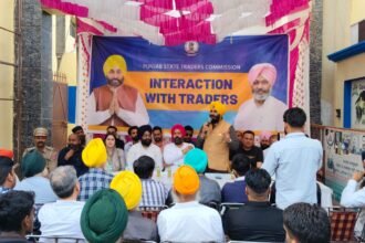 ਵੱਖ-ਵੱਖ ਵਿਭਾਗਾਂ ਦੇ ਅਧਿਕਾਰੀਆਂ ਅਤੇ ਸਤ ਨਰਾਇਣ ਬਾਜ਼ਾਰ ਦੇ ਵਪਾਰੀਆਂ ਦੀ ਹੋਈ ਮੀਟਿੰਗ