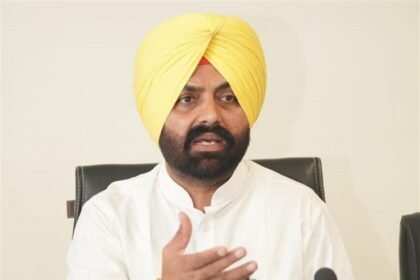 अमृतसर में DM सुसाइड मामला : पूर्व मंत्री लालजीत सिंह भुल्लर, उनके पिता और PA पर FIR