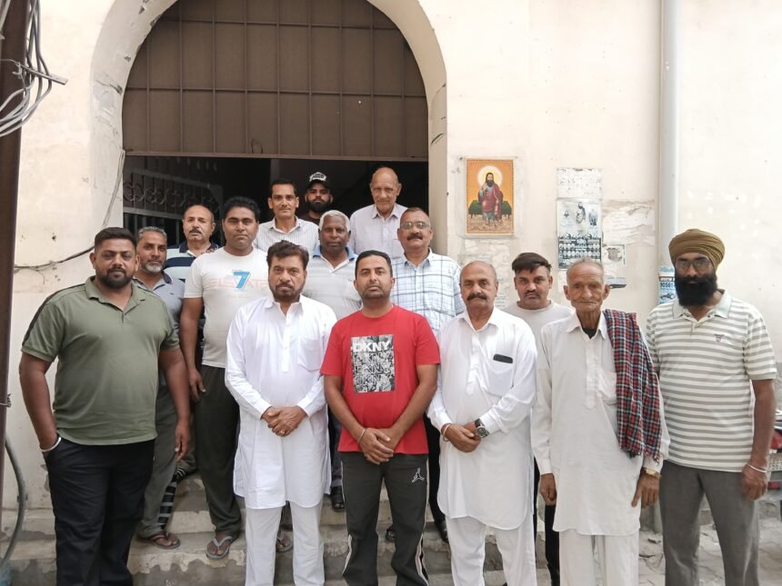 ਸਾਬਕਾ ਵਿਧਾਇਕ ਚੌਧਰੀ ਸੁਰਿੰਦਰ ਸਿੰਘ ਨੇ ਪਿੰਡ ਪਿੰਡ ਵਿੱਚ ਮੀਟਿੰਗਾਂ ਕੀਤੀਆਂ ਸ਼ੁਰੂ