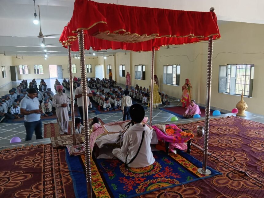 ਸ੍ਰੀ ਗੁਰੂ ਅਮਰਦਾਸ ਜੀ ਦੇ ਪ੍ਰਕਾਸ਼ ਪੁਰਬ ਤੇ ਸ੍ਰੀ ਗੁਰੂ ਅਰਜਨ ਦੇਵ ਪਬਲਿਕ ਸੀਨੀਅਰ ਸੈਕੰਡਰੀ ਸਕੂਲ ਵਿਖ਼ੇ ਨਵੇਂ ਸੈਸ਼ਨ ਦੀ ਕੀਤੀ ਗਈ ਸ਼ੁਰੂਆਤ