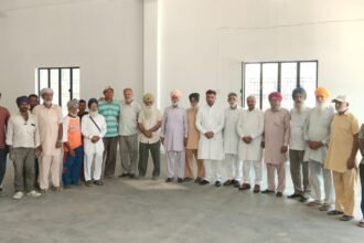 ਸਾਬਕਾ ਵਿਧਾਇਕ ਚੌਧਰੀ ਸੁਰਿੰਦਰ ਸਿੰਘ ਨੇ ਪਿੰਡ ਲੱਲੀਆਂ ਵਿਖੇ ਵਰਕਰਾਂ ਨਾਲ ਕੀਤੀ ਮੀਟਿੰਗ