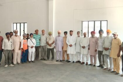 ਸਾਬਕਾ ਵਿਧਾਇਕ ਚੌਧਰੀ ਸੁਰਿੰਦਰ ਸਿੰਘ ਨੇ ਪਿੰਡ ਲੱਲੀਆਂ ਵਿਖੇ ਵਰਕਰਾਂ ਨਾਲ ਕੀਤੀ ਮੀਟਿੰਗ