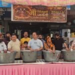 मां चिंतपूर्णी जयंती पर मीठी लस्सी का लंगर लगाया