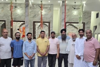 श्री अमरनाथ यात्रियों के लिए लंगर साम्रगी भेजने के लिए की गई मीटिंग