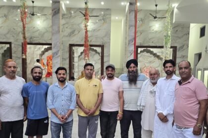 श्री अमरनाथ यात्रियों के लिए लंगर साम्रगी भेजने के लिए की गई मीटिंग