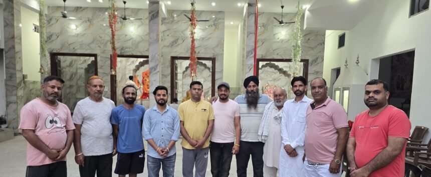 श्री अमरनाथ यात्रियों के लिए लंगर साम्रगी भेजने के लिए की गई मीटिंग