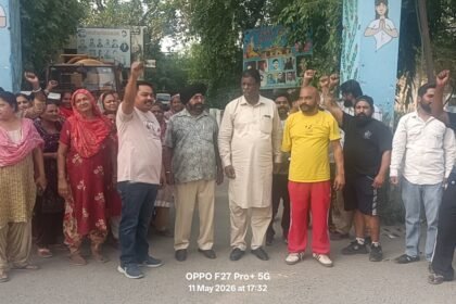 ਨਗਰ ਕੌਂਸਲ ਕਰਤਾਰਪੁਰ ਦੇ ਸਫਾਈ ਕਰਮਚਾਰੀ ,ਬਿਜਲੀ ਕਰਮਚਾਰੀ,ਸੀਵਰਮੈਨ ਪੰਪ ਆਪਰੇਟਰ ,ਦੀ ਹੜਤਾਲ ਦੂਸਰੇ ਦਿਨ ਵੀ ਜਾਰੀ