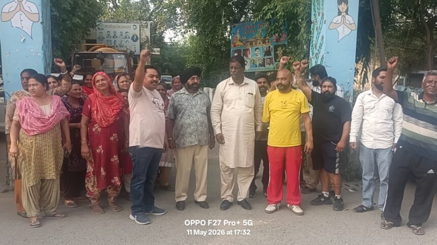 ਨਗਰ ਕੌਂਸਲ ਕਰਤਾਰਪੁਰ ਦੇ ਸਫਾਈ ਕਰਮਚਾਰੀ ,ਬਿਜਲੀ ਕਰਮਚਾਰੀ,ਸੀਵਰਮੈਨ ਪੰਪ ਆਪਰੇਟਰ ,ਦੀ ਹੜਤਾਲ ਦੂਸਰੇ ਦਿਨ ਵੀ ਜਾਰੀ