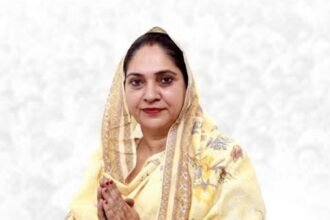 वार्ड नंबर 5 की प्रत्याशी हरविंदर कौर ने कहा एक बार सेवा का मौका दो 5 साल वार्ड की सेवा करूंगी