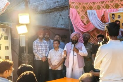 वरुण बावा की नुक्कड़ मीटिंग ने रैली का रूप किया धारण