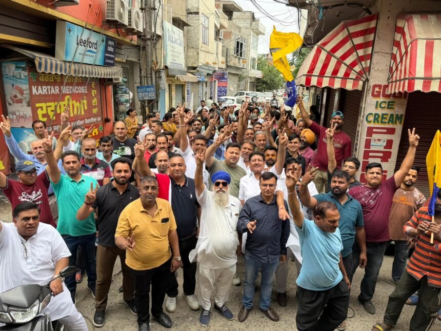 वरुण बावा ने सैकड़ो समर्थको के साथ निकाला रोड शो